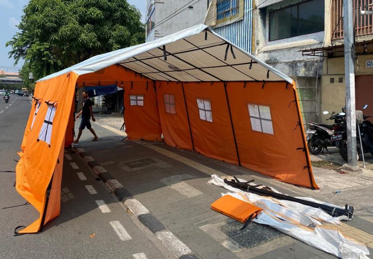 Tenda pengungsian keluarga 4 x 6 meter